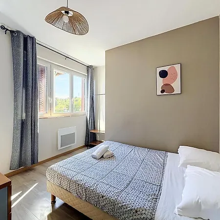 Apartment La Grande Maison Daubiere 28 Pers 4 Separe *