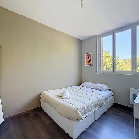 Apartment La Grande Maison Daubiere 28 Pers 4 Separe *