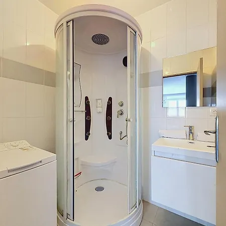 La Grande Maison Daubiere 28 Pers 4 Separe Apartment *