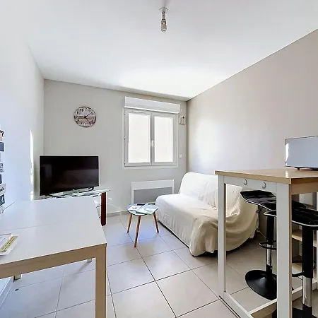 Apartment La Grande Maison Daubiere 28 Pers 4 Separe Aubière